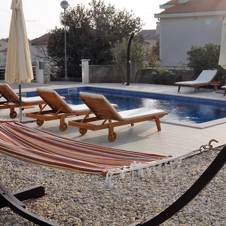 In - Insel Krk 13350 شقة *